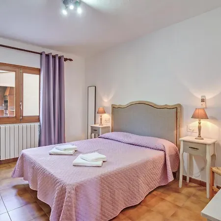 Nyaraló Luis Vives *