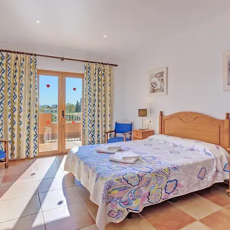 Holiday home Luis Vives