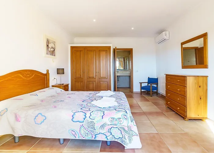 Luis Vives Будинок відпочинку *